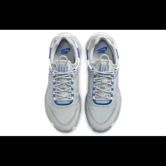 Nike Shoes - React Live Light Smoke Grey
Hyper Royal-CV1772-004